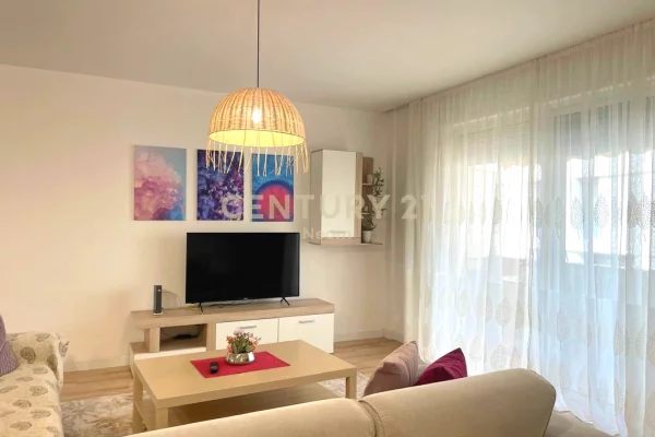 Appartamento in vendita a Tirana 2+1, Arredato