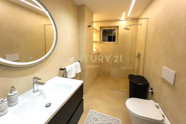 Appartamento in vendita a Tirana 2+1, Arredato