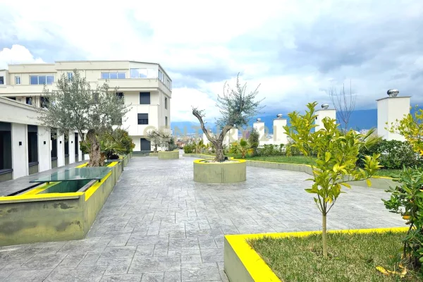 Appartamento in vendita a Tirana 2+1, SemiArredato