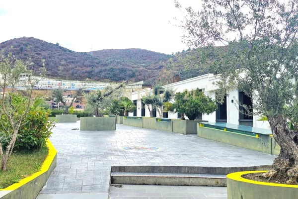 Appartamento in vendita a Tirana 2+1, SemiArredato