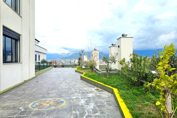 Appartamento in vendita a Tirana 2+1, SemiArredato