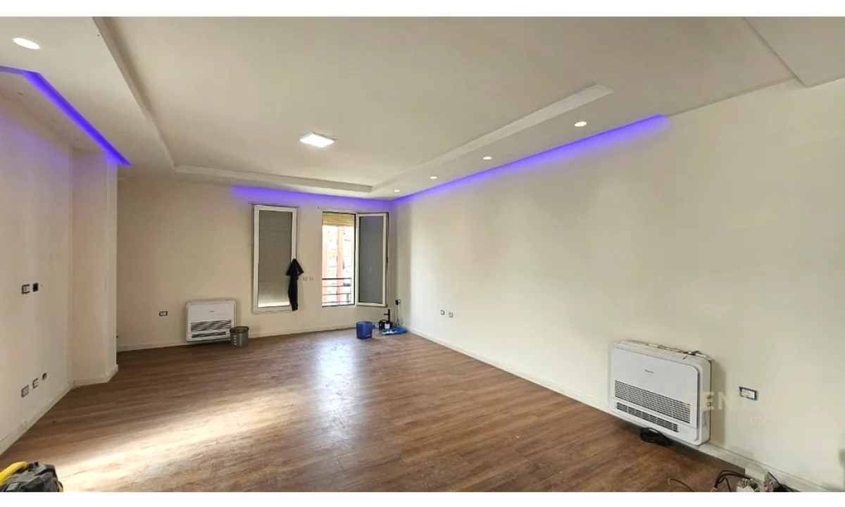 Appartamento in vendita a Tirana 3+1, Vuoto