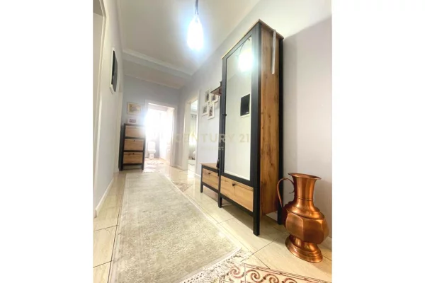 Shtepi me qera Apartament ne Tirane, 3+1, Mobilimi E mobiluar, Pagesa 1,100  Euro.