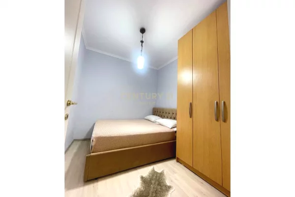 Shtepi me qera Apartament ne Tirane, 3+1, Mobilimi E mobiluar, Pagesa 1,100  Euro.