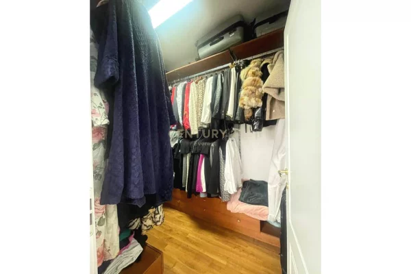 Shtepi me qera Apartament ne Tirane, 3+1, Mobilimi E mobiluar, Pagesa 1,100  Euro.