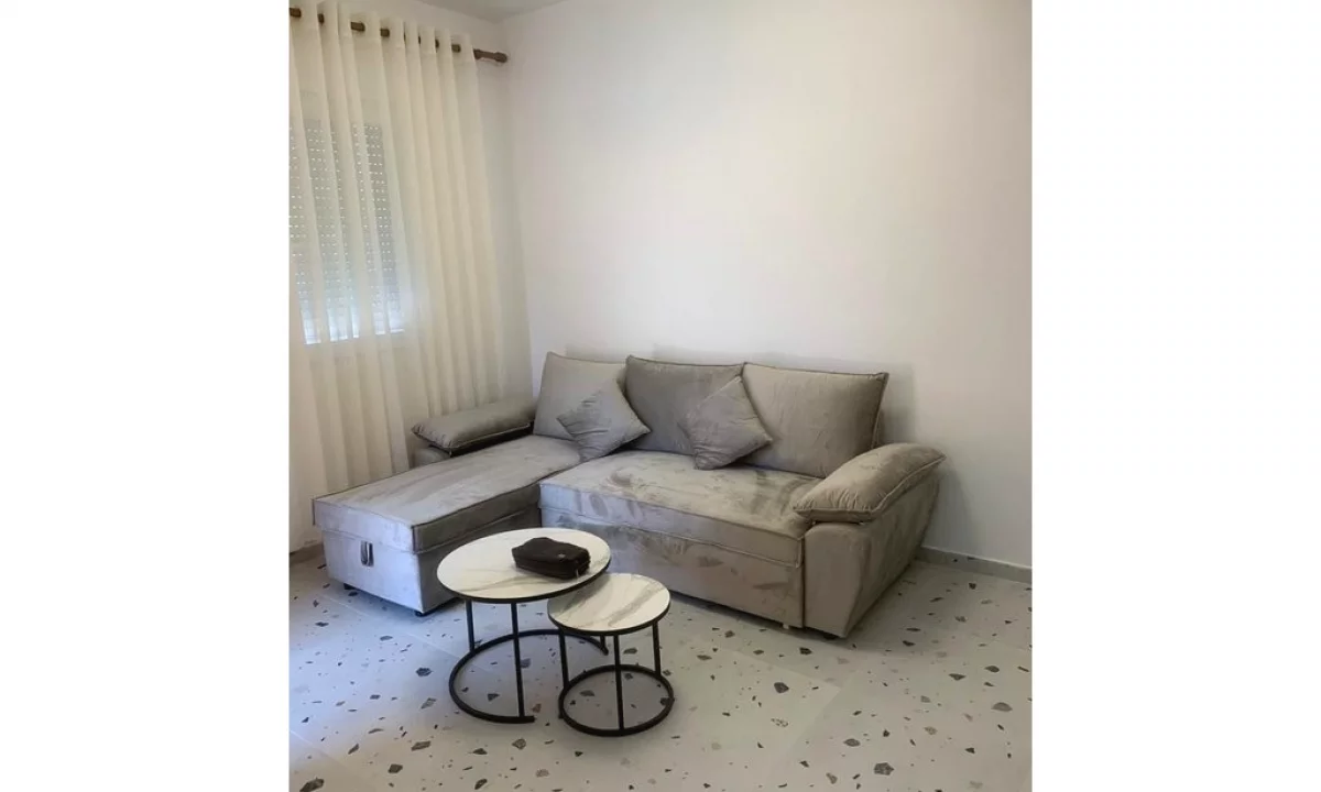 Shtepi me qera Apartament ne Tirane, 1+1, Mobilimi E mobiluar, Pagesa 500  Euro.