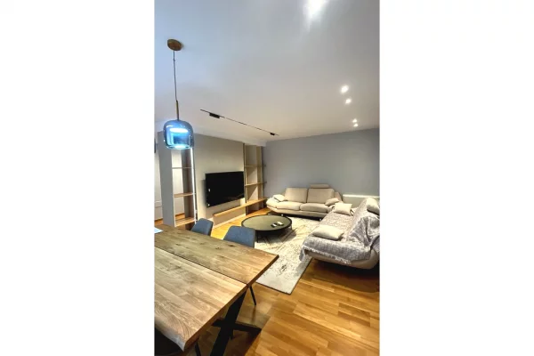 Apartament 3+1+2 Me Qira tek NOBIS, Liqeni i Tiranës