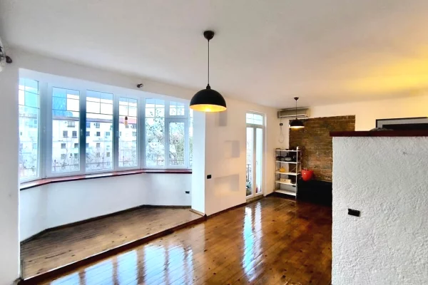 Duplex 2+1+2 Për Qira në Ish Bllok, Pallatet Agimi, Tiranë