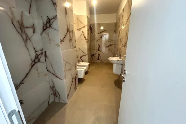 Apartment for rent in Tirana 2+1, Emty