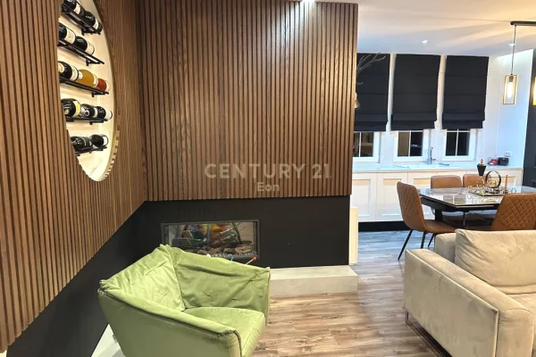 Shtepi me qera Apartament ne Durres, 2+1, Mobilimi Bosh, pa mobiluar, Pagesa 1,300  Euro.