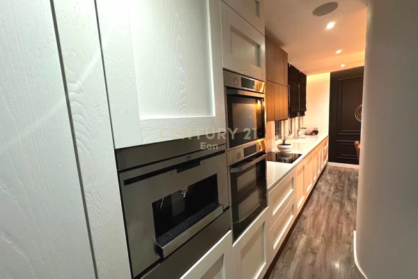 Shtepi me qera Apartament ne Durres, 2+1, Mobilimi Bosh, pa mobiluar, Pagesa 1,300  Euro.