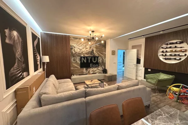 Shtepi me qera Apartament ne Durres, 2+1, Mobilimi Bosh, pa mobiluar, Pagesa 1,300  Euro.