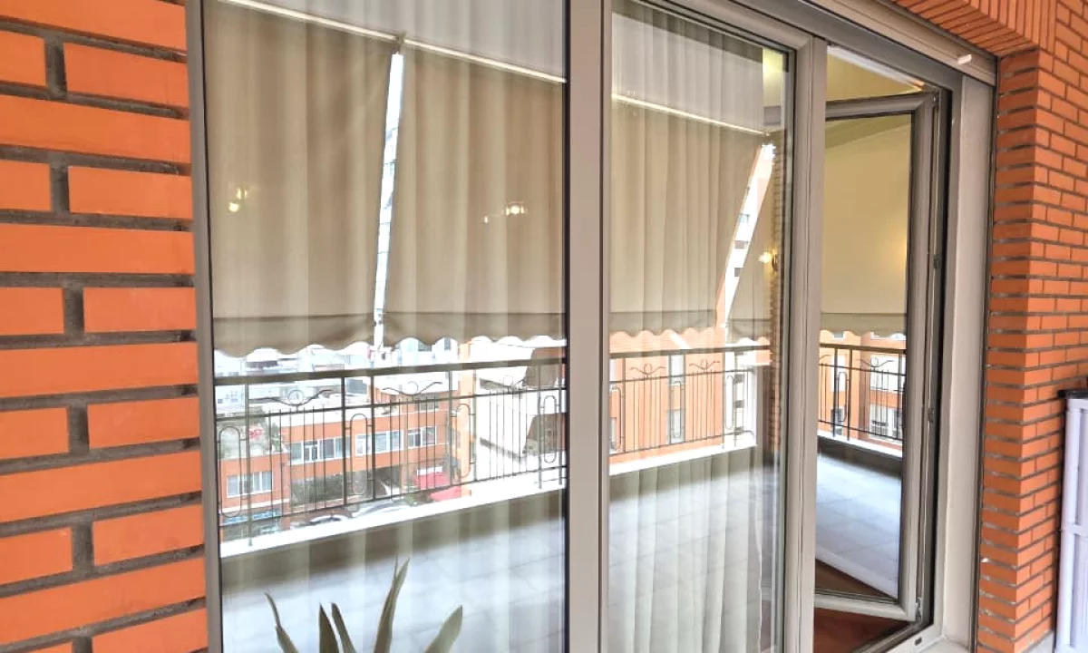 Appartamento in affitto a Tirana 2+1, Arredato