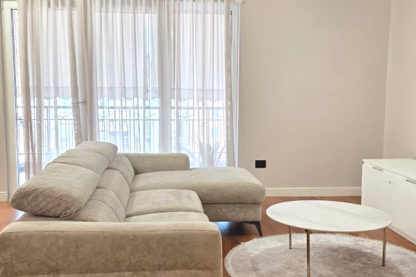 Appartamento in affitto a Tirana 2+1, Arredato