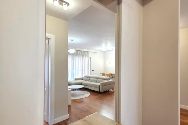 Appartamento in affitto a Tirana 2+1, Arredato