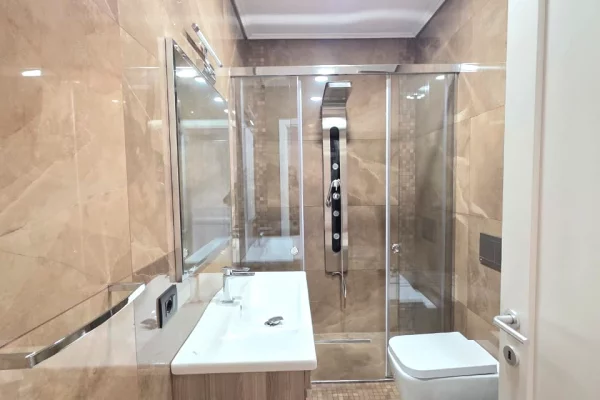 Appartamento in affitto a Tirana 2+1, Arredato