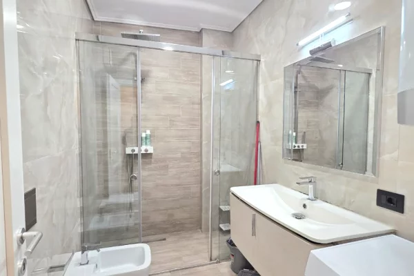 Appartamento in affitto a Tirana 2+1, Arredato