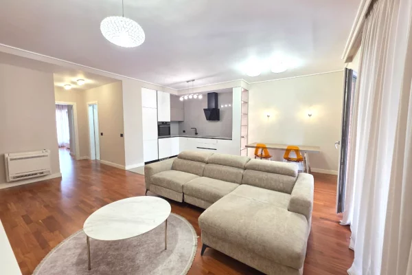 Appartamento in affitto a Tirana 2+1, Arredato