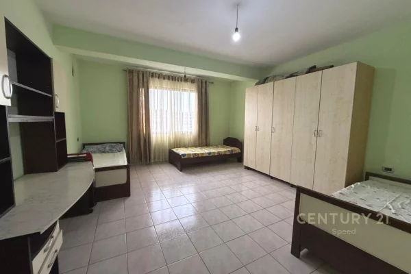 Shtepi me qera Apartament ne Tirane, 2+1, Mobilimi E mobiluar, Pagesa 400  Euro.