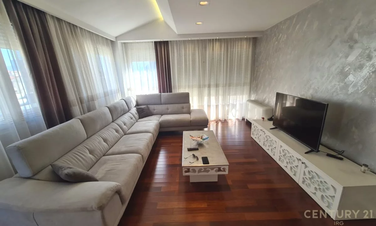 Shtepi ne shitje Apartament ne Tirane, 2+1, Mobilimi E mobiluar, Pagesa 275,000  Euro.