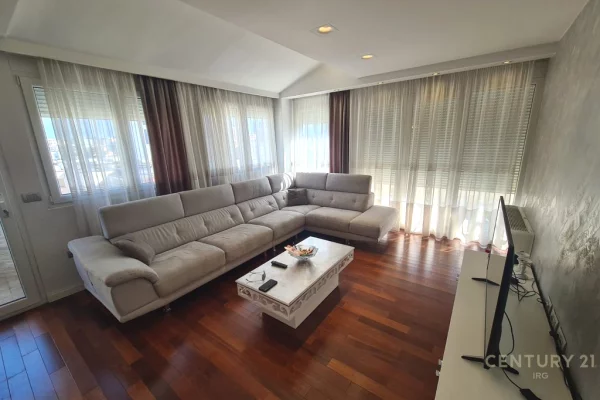 Shtepi ne shitje Apartament ne Tirane, 2+1, Mobilimi E mobiluar, Pagesa 275,000  Euro.