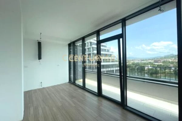 Ambient biznesi me qera 3+1 ne Tirane - 1,500 Euro