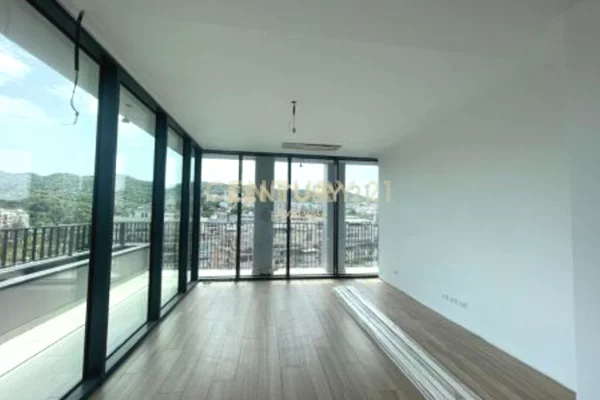 Ambient biznesi me qera 3+1 ne Tirane - 1,500 Euro