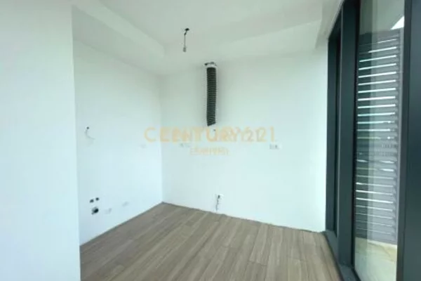 LAKE VIEW, ZYRE PER QIRA (2+1+2)