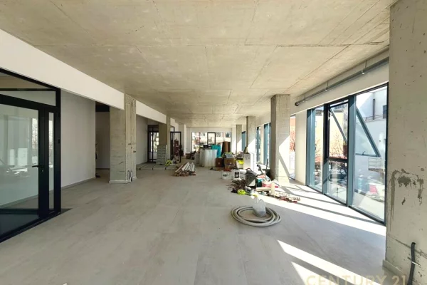 AMBIENT 250 METRA OPEN SPACE BUZE RRUGES BARRIKADAVE PER QIRA!