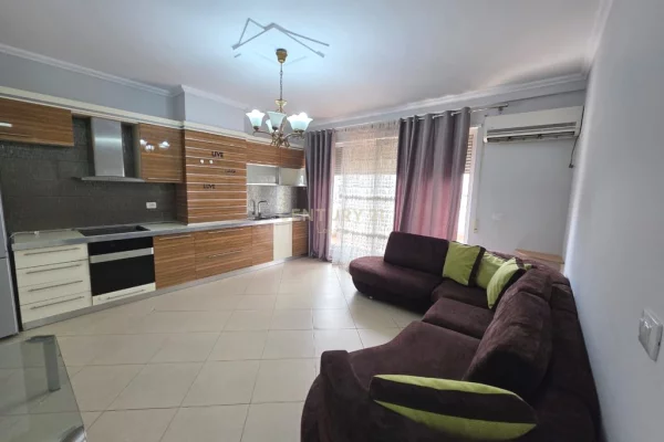 Shtepi me qera Apartament ne Tirane, 2+1, Mobilimi E mobiluar, Pagesa 70,000  Leke.