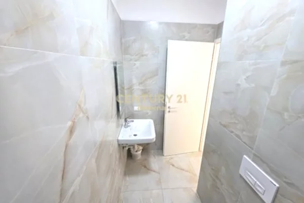 Appartamento in affitto a Tirana 2+1, Arredato