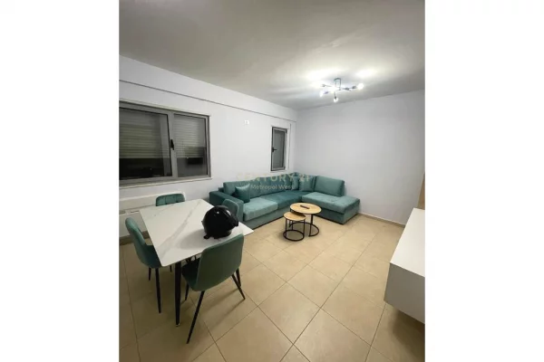 Apartament 1+1 me Qira, Rruga 5 Maji, Concord Center