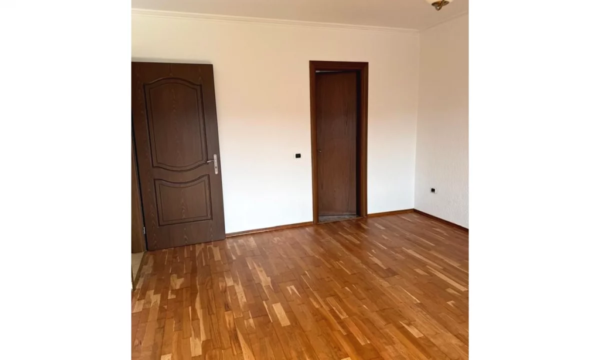 ZYRE ME QIRA TE RRUGA E KOSOVAREVE