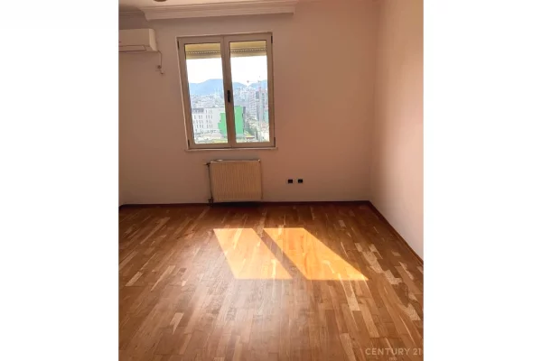 ZYRE ME QIRA TE RRUGA E KOSOVAREVE