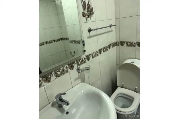 ZYRE ME QIRA TE RRUGA E KOSOVAREVE