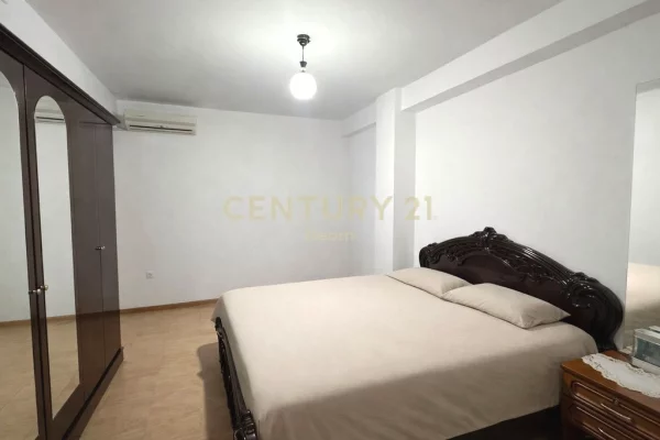 Appartamento in affitto a Tirana 2+1, Arredato