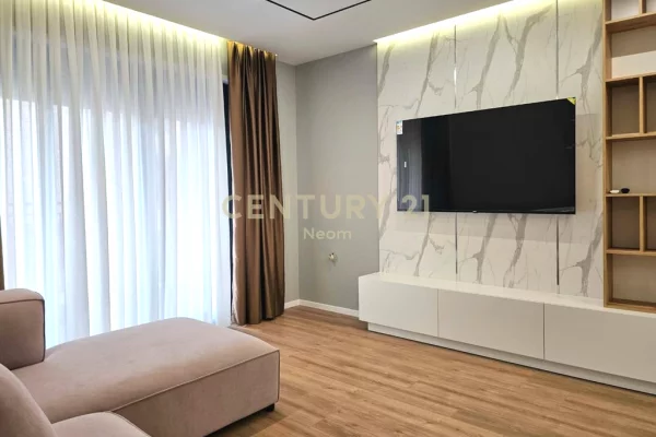 Appartamento in affitto a Tirana 2+1, Arredato