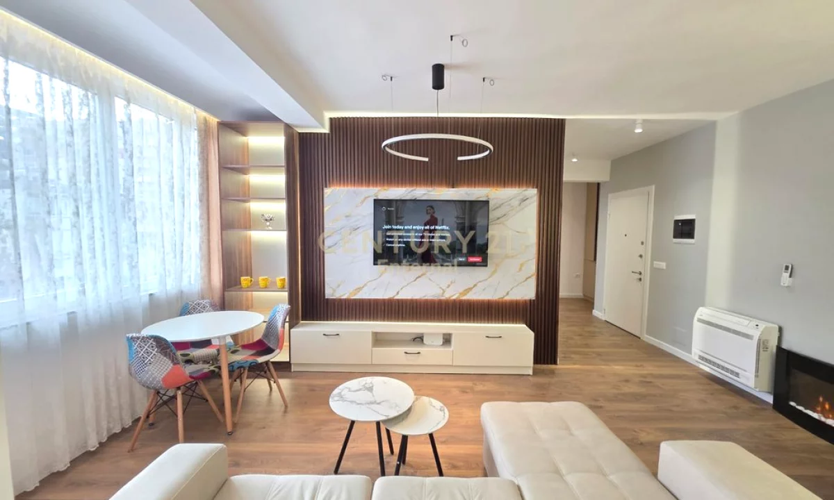 Appartamento in affitto a Tirana 2+1, Arredato