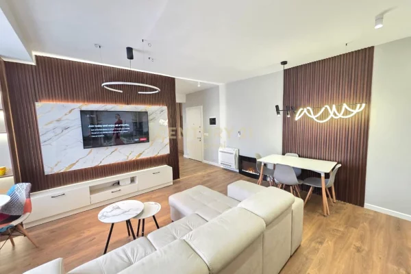 Appartamento in affitto a Tirana 2+1, Arredato