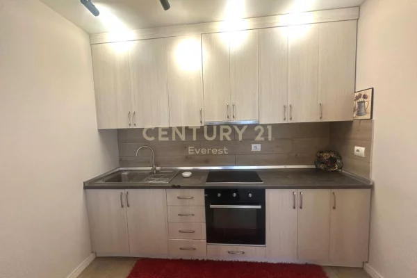 Shtepi me qera Apartament ne Tirane, 2+1, Mobilimi E mobiluar, Pagesa 600  Euro.