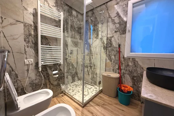 Appartamento in affitto a Tirana 1+1, Arredato