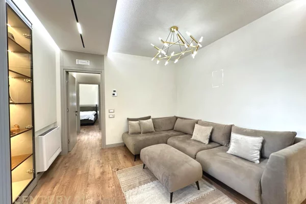 Shtepi me qera 2+1 ne Tirane - 750 Euro