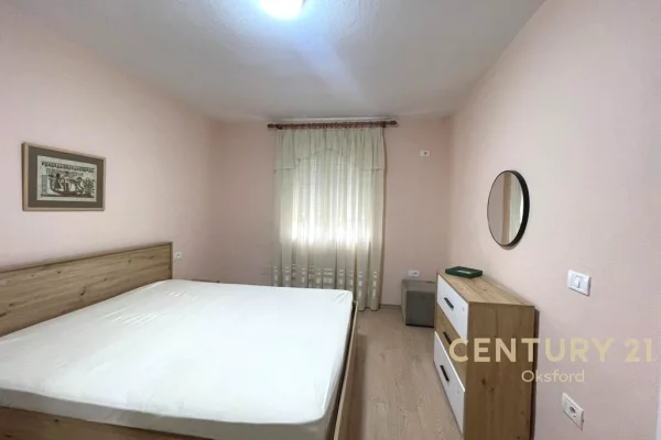 Shtepi me qera Apartament ne Tirane, 2+1, Mobilimi E mobiluar, Pagesa 650  Euro.