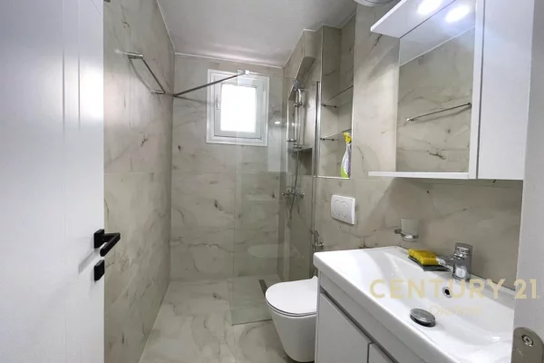 Shtepi me qera Apartament ne Tirane, 2+1, Mobilimi E mobiluar, Pagesa 650  Euro.