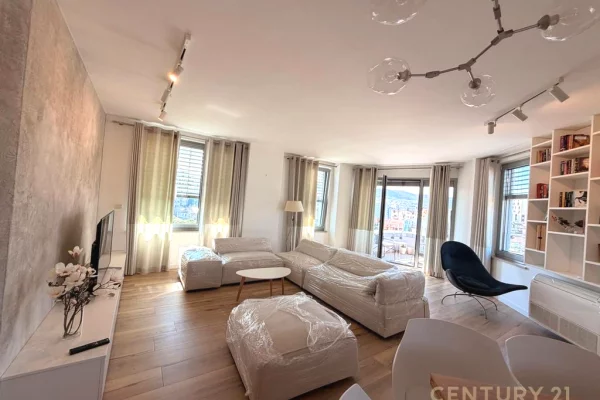 Appartamento in affitto a Tirana 2+1, Arredato