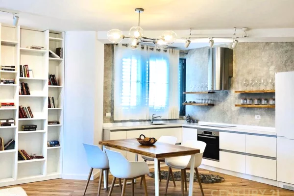 Appartamento in affitto a Tirana 2+1, Arredato