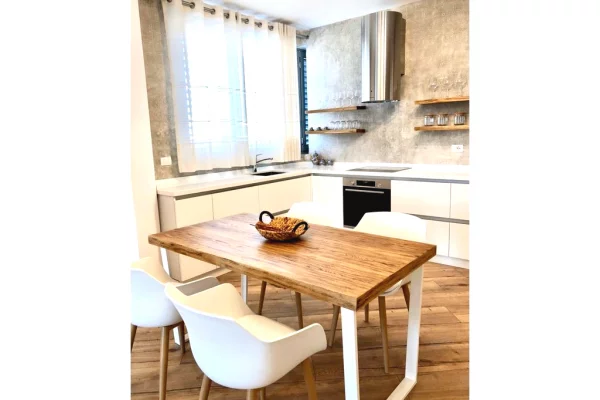 Appartamento in affitto a Tirana 2+1, Arredato