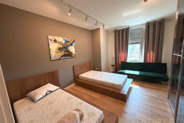 Appartamento in affitto a Tirana 2+1, Arredato