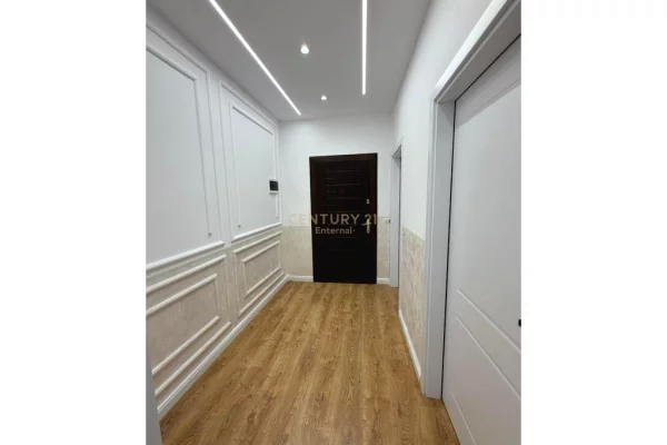 Shtepi ne shitje Apartament ne Tirane, 1+1, Mobilimi E mobiluar, Pagesa 109,000  Euro.