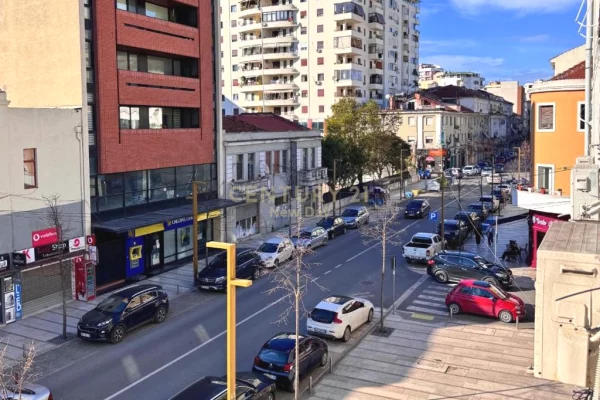 Shtepi me qera Apartament ne Durres, 2+1, Mobilimi E mobiluar, Pagesa 650  Euro.